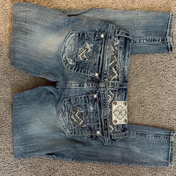 Miss Me Distressed 27 - Picture 3 of 3